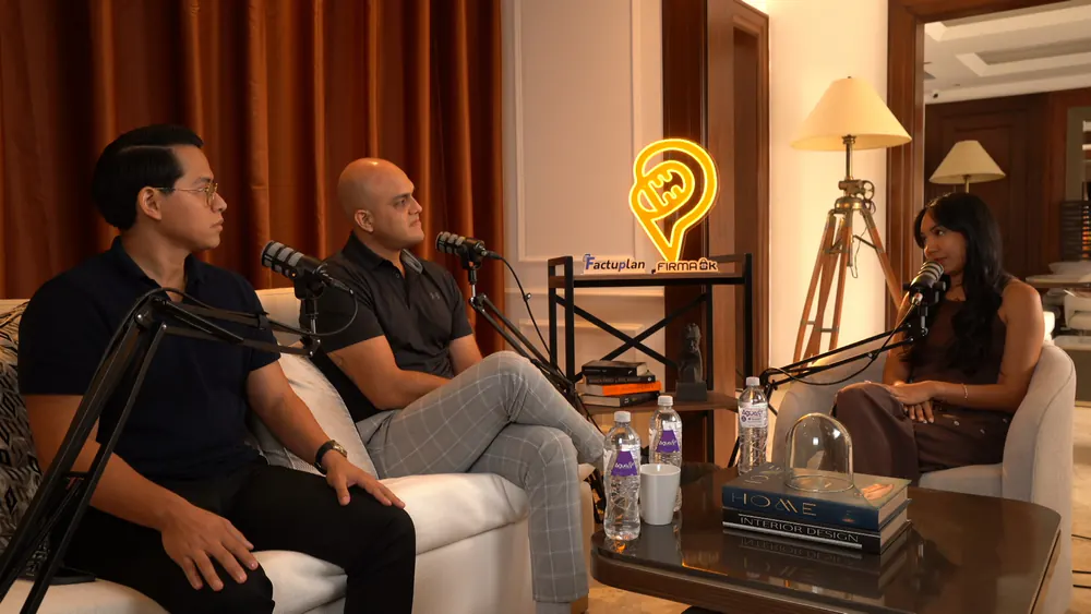 Set del podcast durante una entrevista